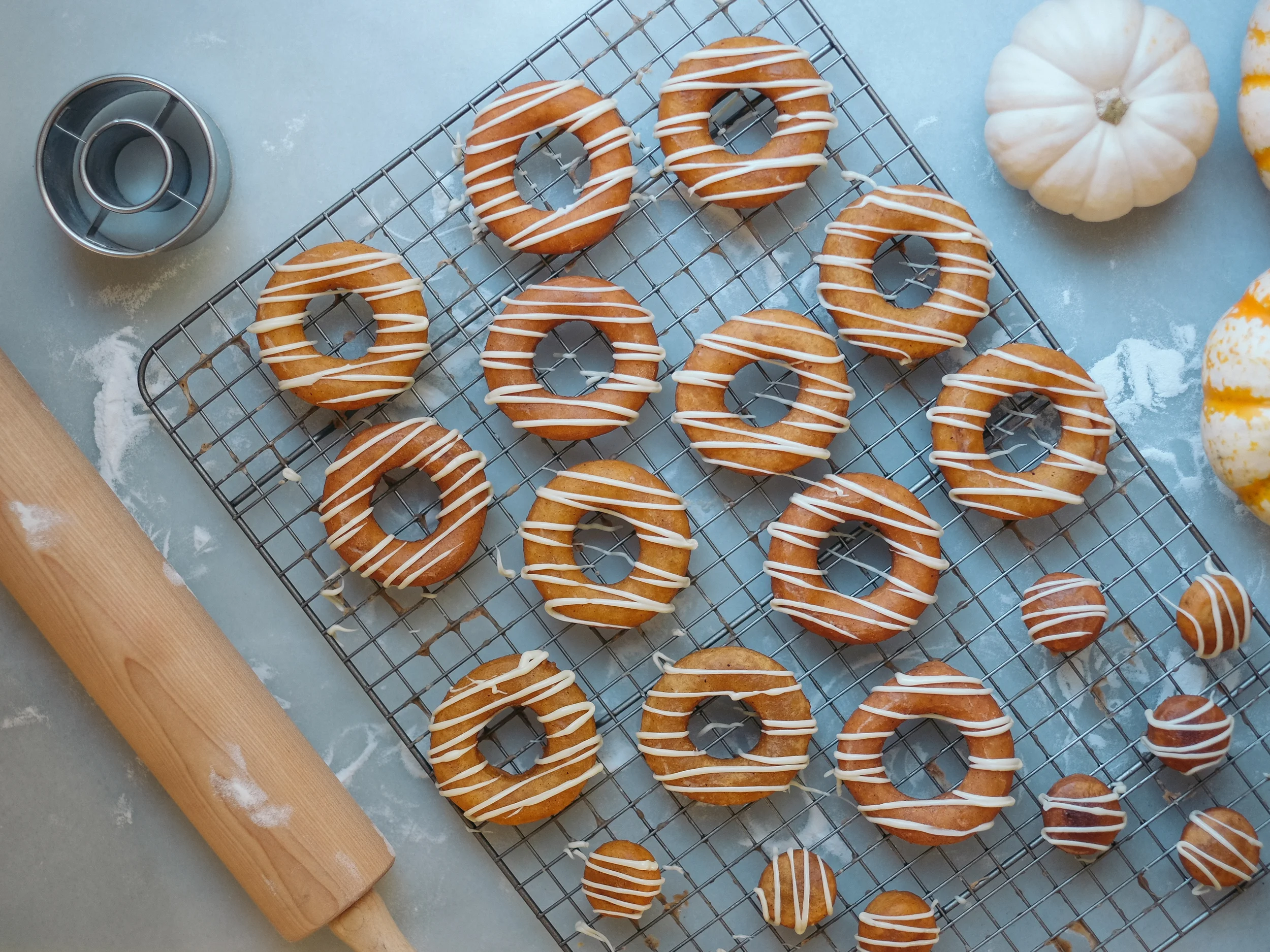 Pumpkin Spice Latte Mochi Donuts