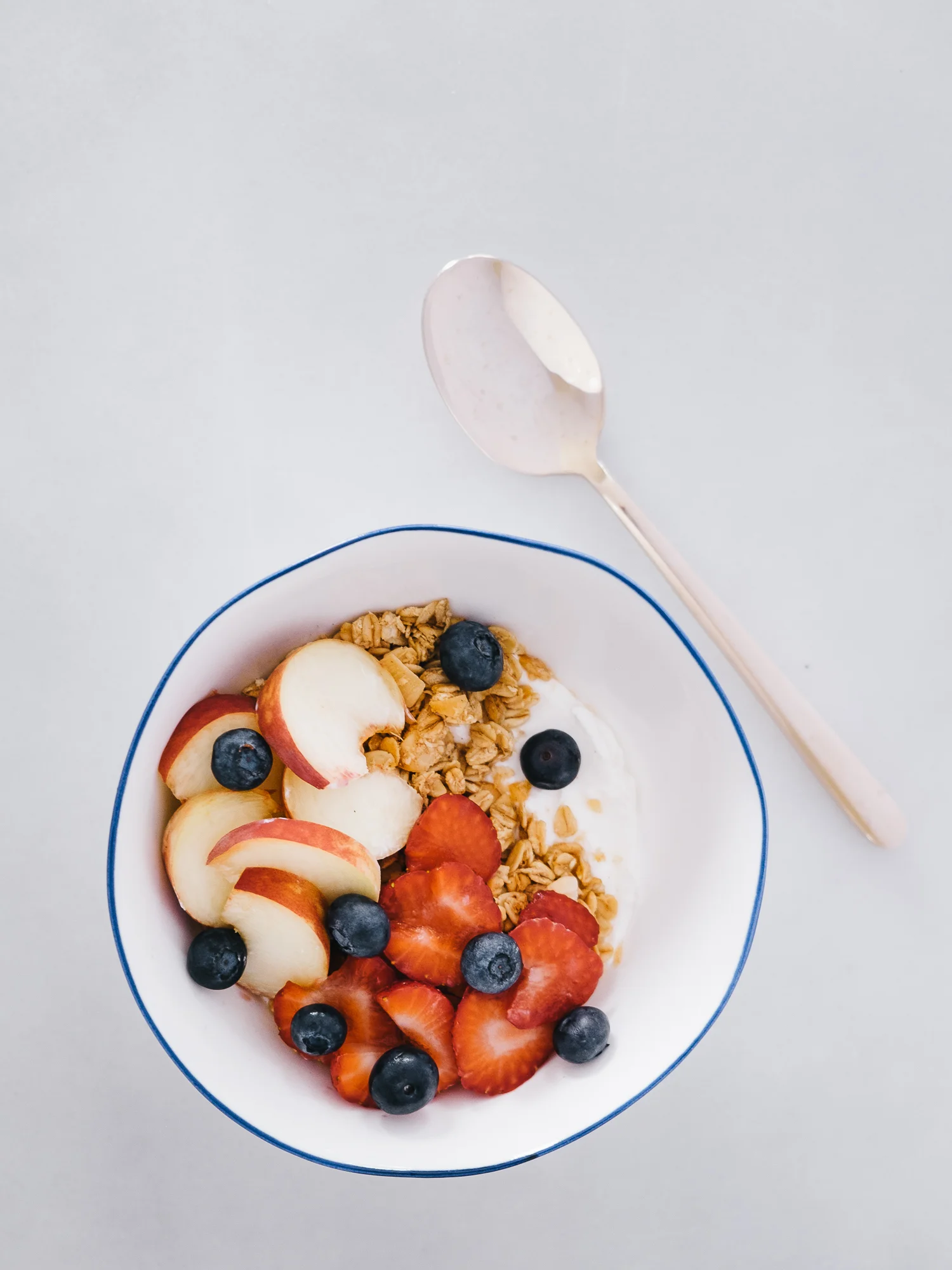 Summer Coconut Macadamia Nut Granola — Fix Feast Flair