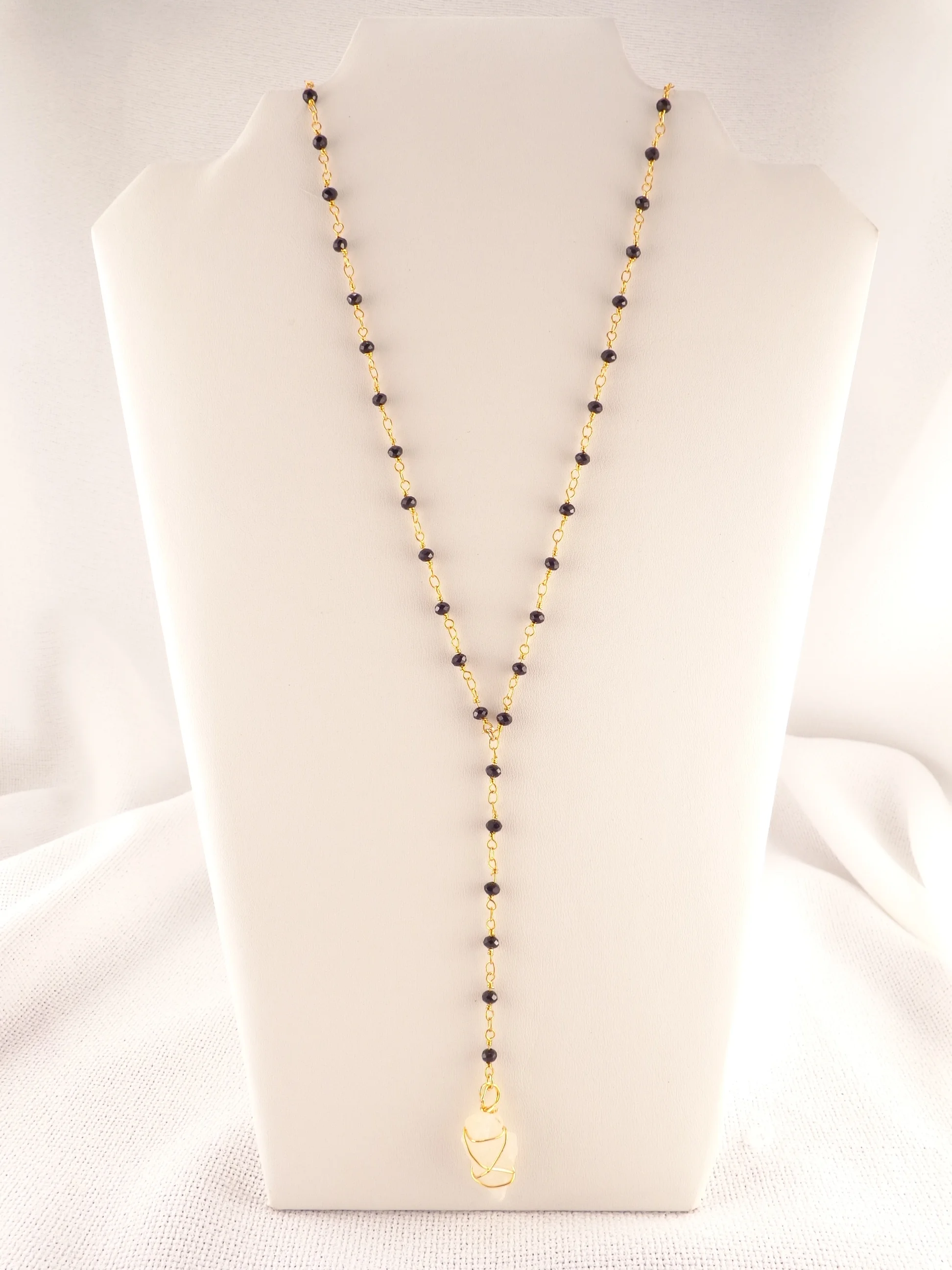 Drop-Down Quartz Necklace - Black