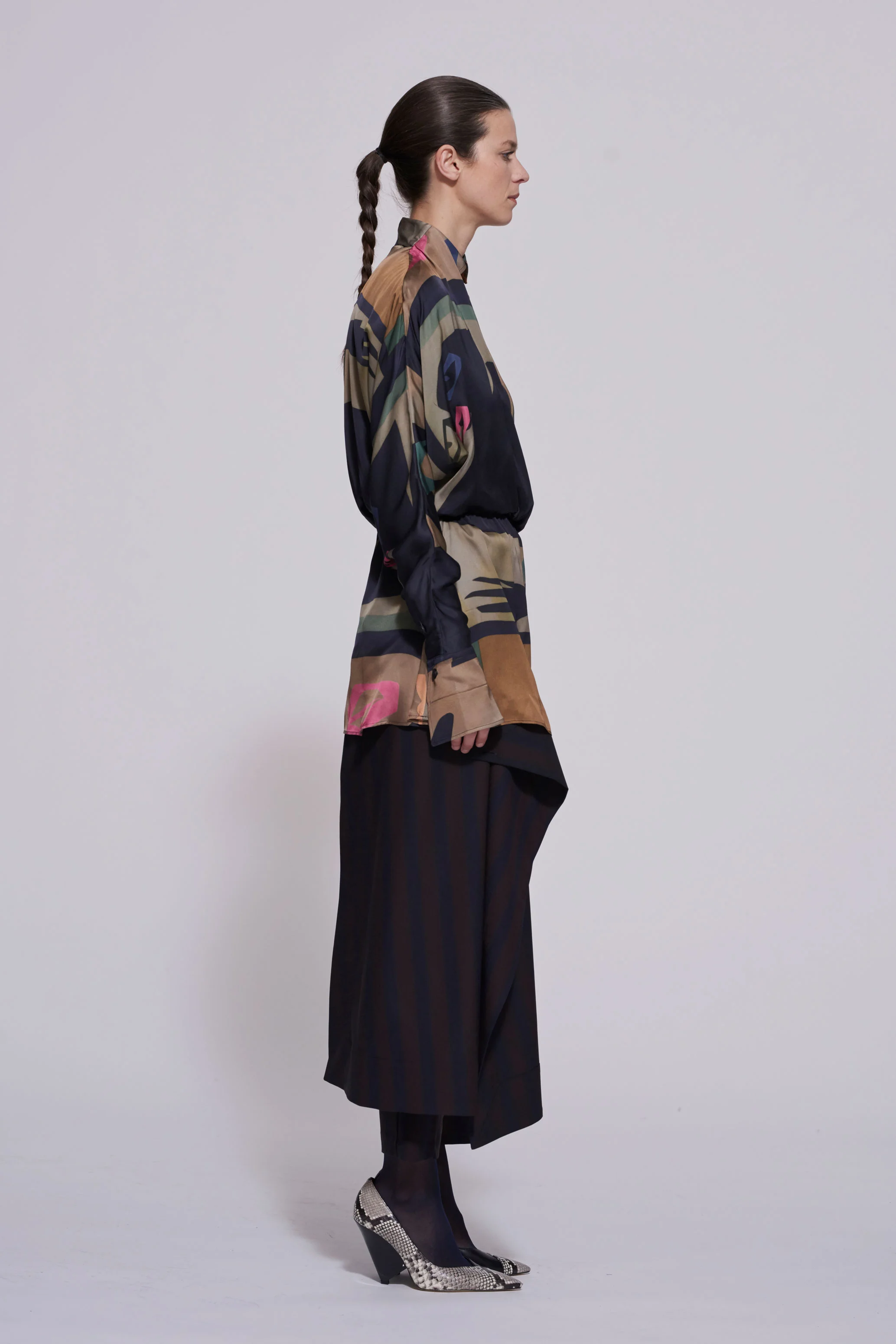 F002-ABS-34L.jpg