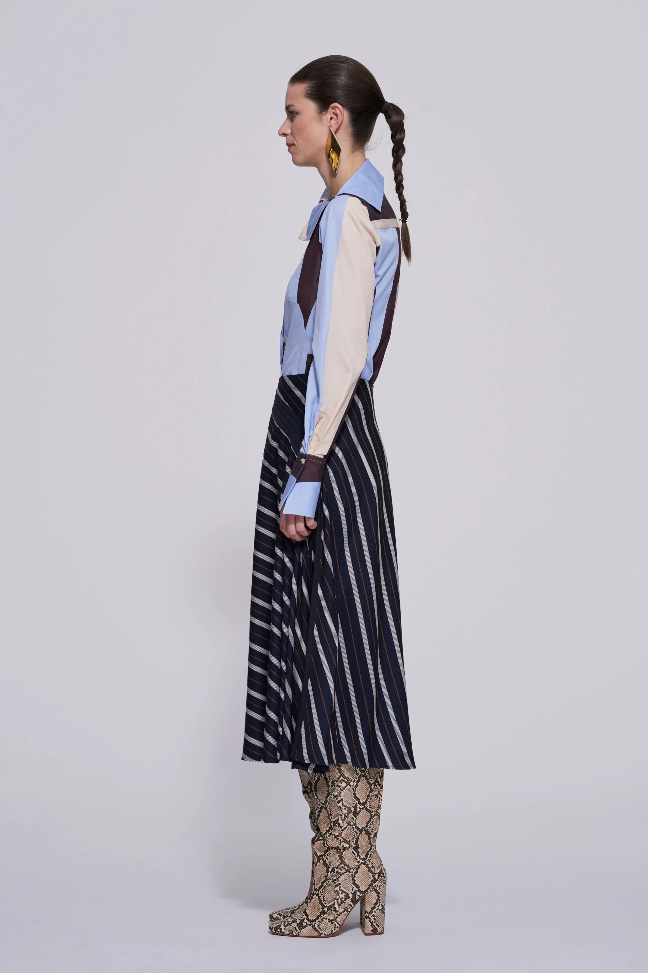 F301-NVYWH-34R.jpg