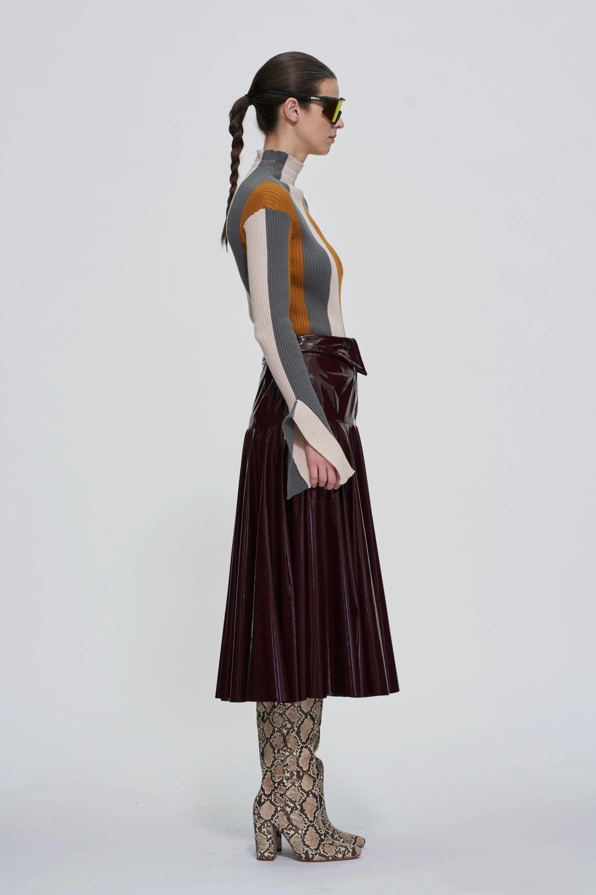 F302-VNYL-34L.jpg