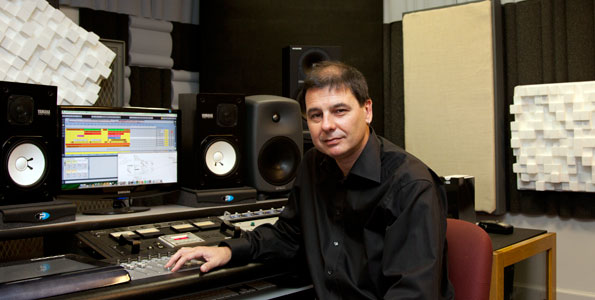 Professor Michael Casey (Photo by Joseph Mehling ’69)