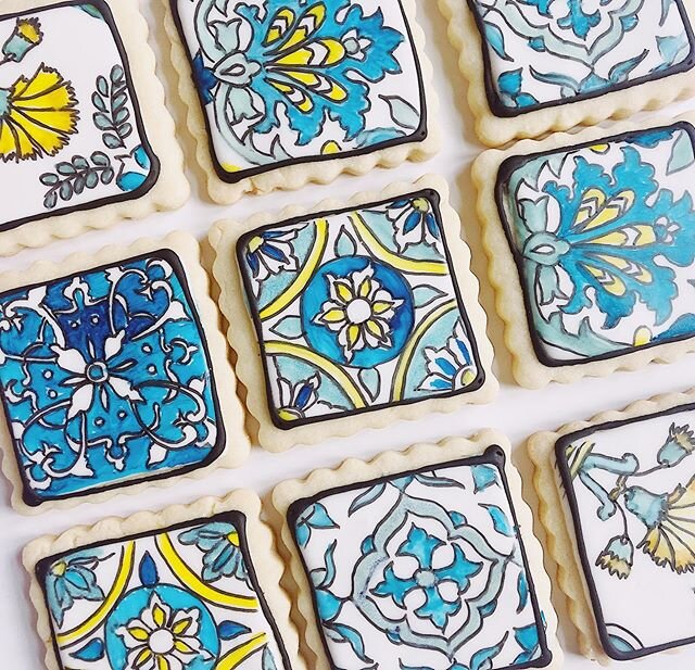 Oh PLEASE PLEASE PLEASE someone do Mediterranean tiles for your wedding decor and ask me to do the favors! :)These were SO much fun!