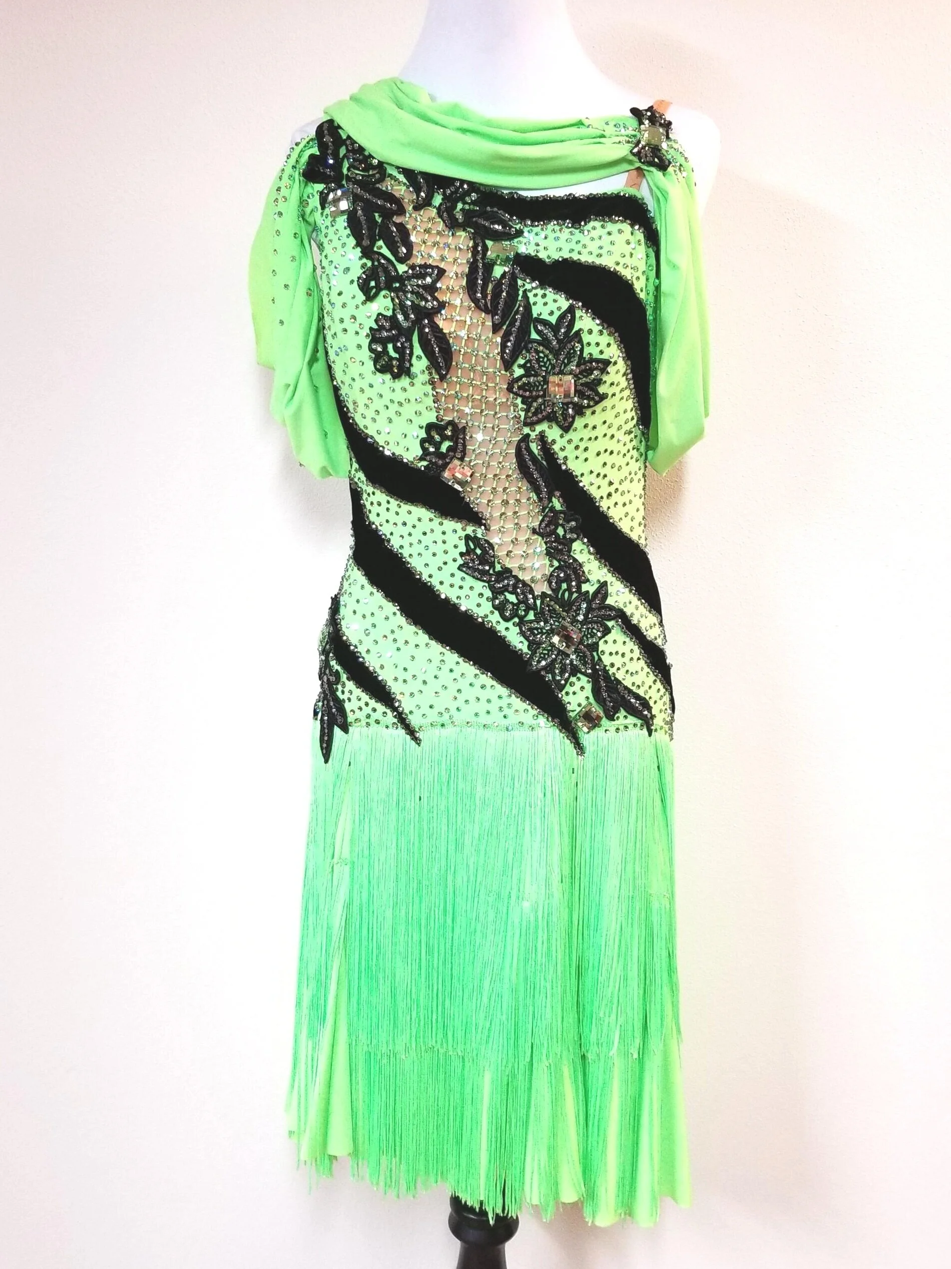 green emerald velvet dress HERA' GREEN MARGARITA DRESS – Kiwini The Label
