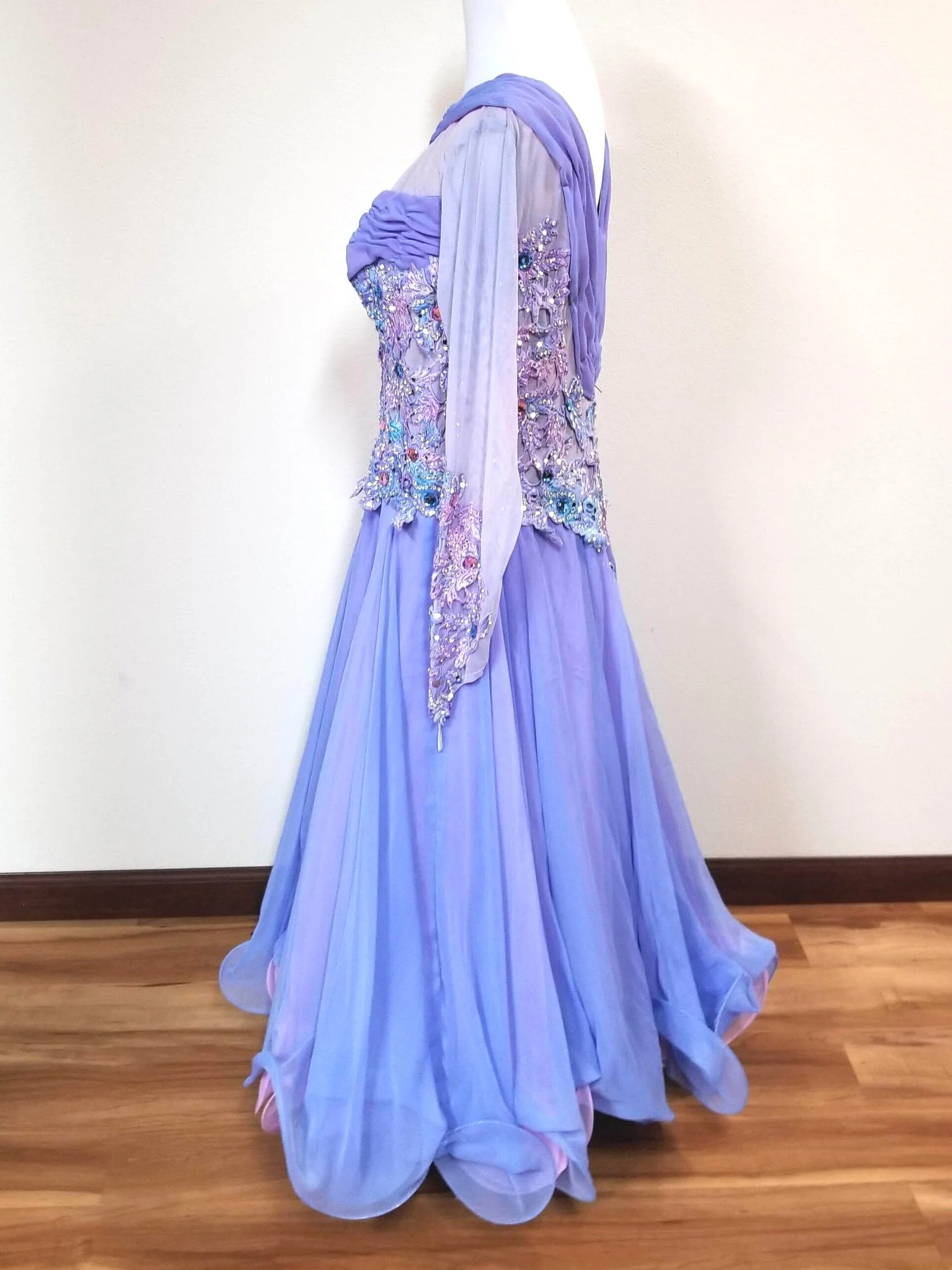 old fashioned ballroom dresses Elegant Off-shoulder Vintage Ballroom Gown Dress