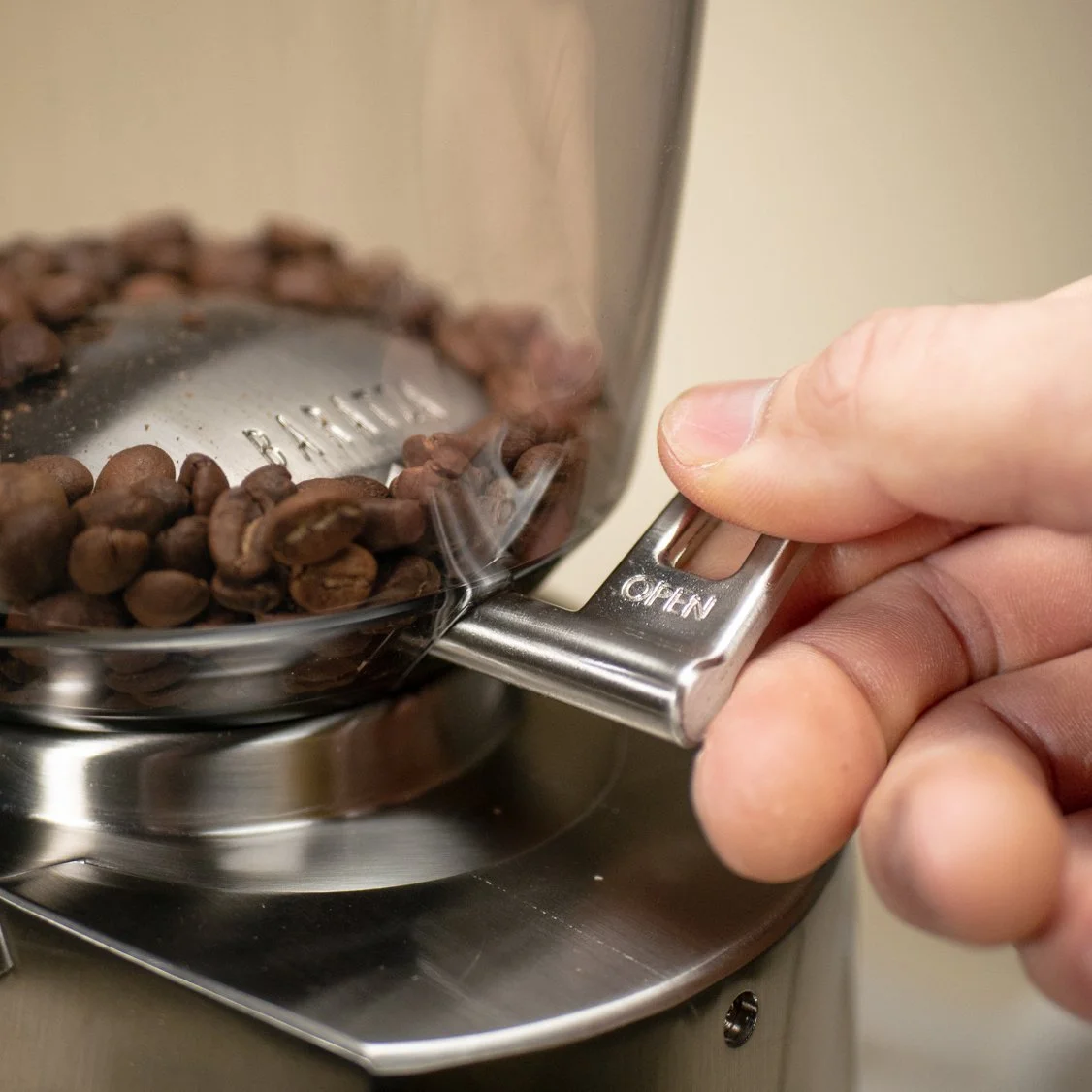Baratza Fort AP Ceramic Coffee Grinder Compact grinder with ceramic burrs and adjustable settings for versatile grinding Baratza Fort AP Ceramic Coffee Grinder Compact grinder with ceramic burrs and adjustable settings for versatile grinding