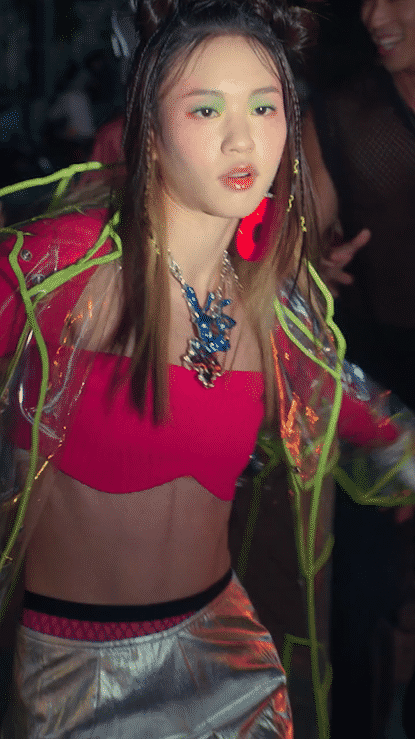 HO22_BVC_LilCherry_06_9x16_Snap-high.gif