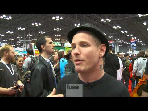 SLIPKNOT'S COREY TAYLOR GOES TO COMIC CON