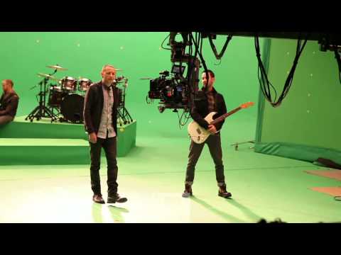 BEHIND THE SCENES WITH LINKIN PARK