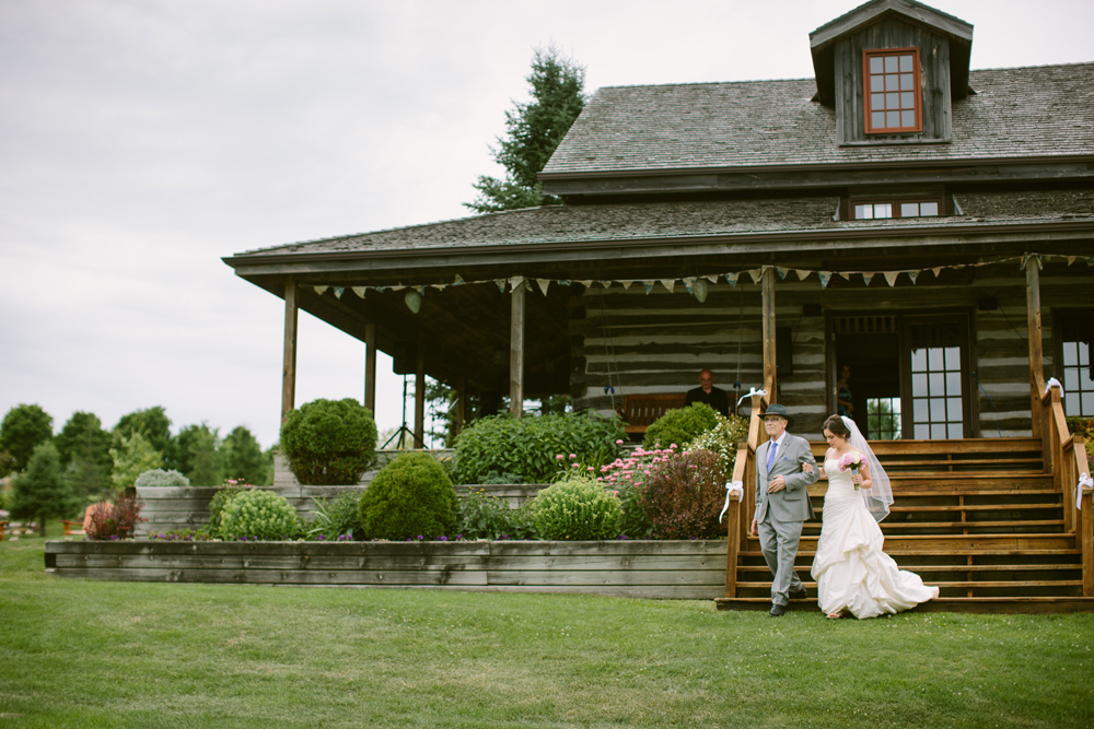 Melissa-Sung-Photography-Toronto-Wedding-Photographer-Outdoor-Private-Estate-Wedding020.jpg