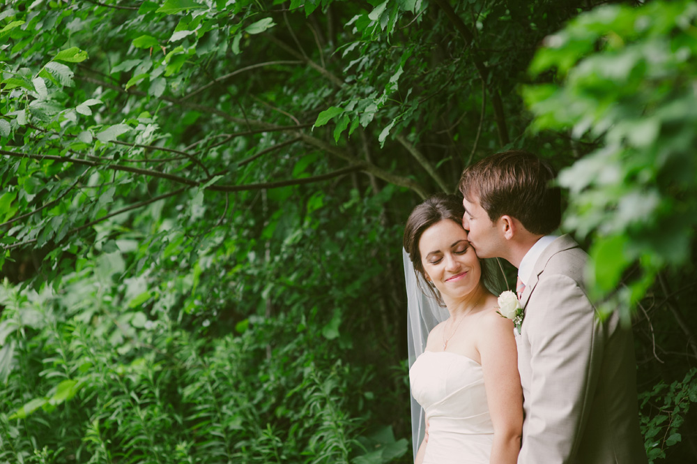 Melissa-Sung-Photography-Toronto-Wedding-Photographer-Outdoor-Private-Estate-Wedding036.jpg