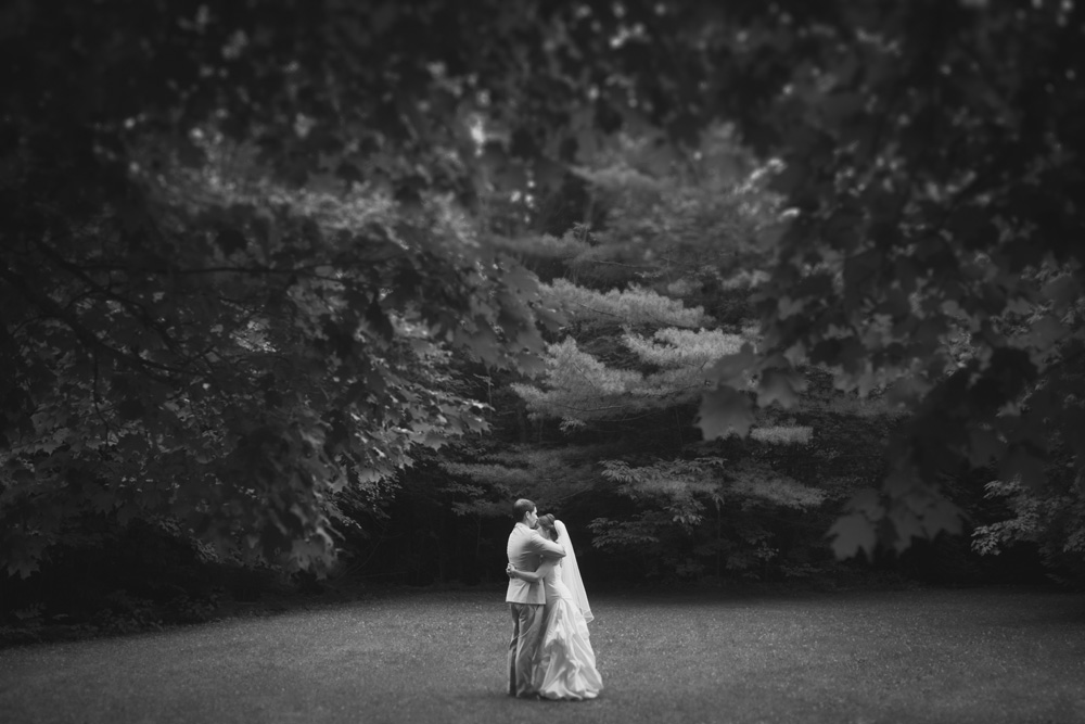 Melissa-Sung-Photography-Toronto-Wedding-Photographer-Outdoor-Private-Estate-Wedding040.jpg