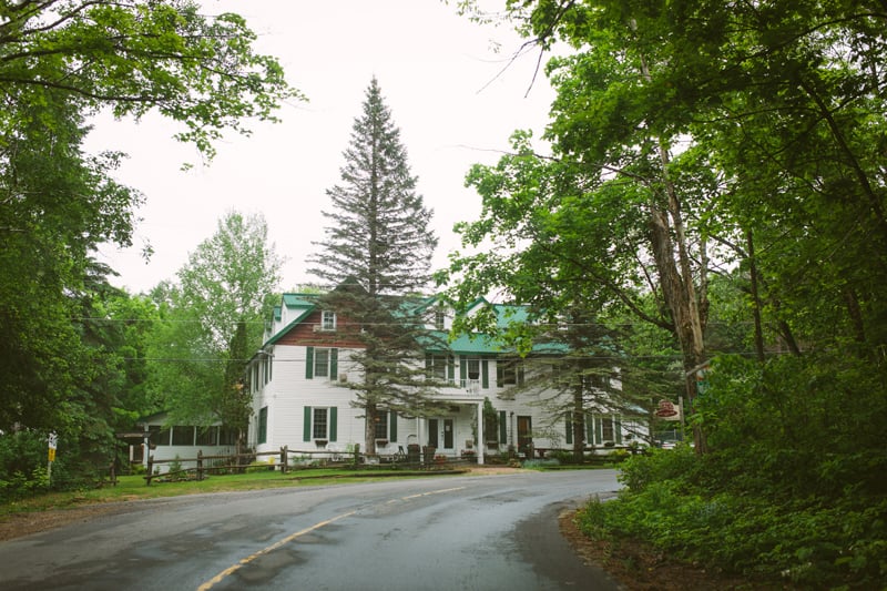 002-Melissa_Sung_Photography__Toronto_Wedding_Photographer_Intimate_Outdoor_Wedding_Muskoka_the_Good_Lovelies_Portage_Inn.jpg