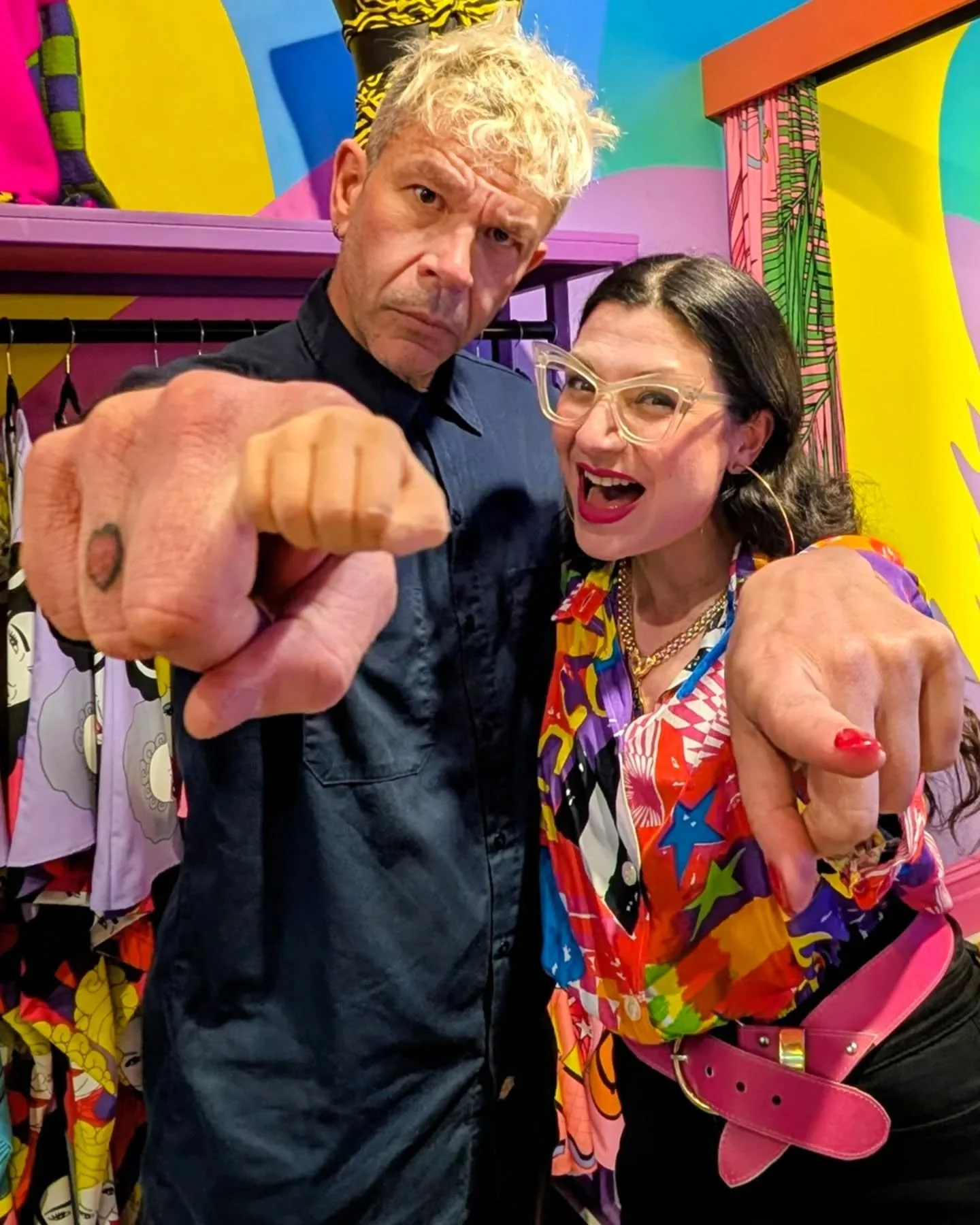 Just when you finish drawing @dylantlewis for your book, he magically walks through the door! 🤯 This legend has a lot to answer for in educating alternative-leaning Australian young 'uns in the 90s hosting #Recovery and has rightly earned his page i