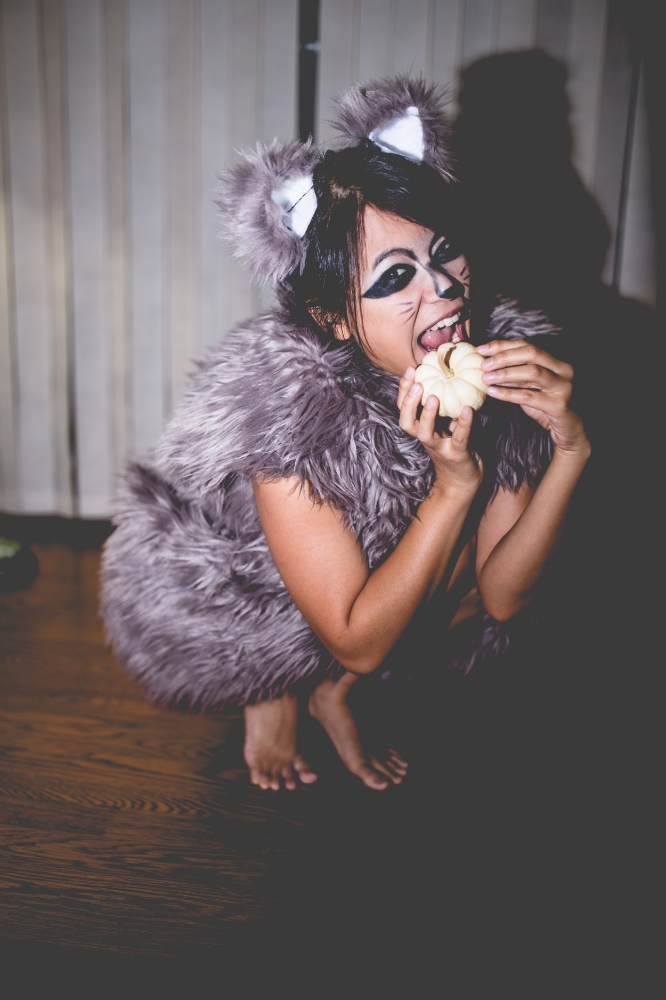 halloween-diy-raccoon-costumeitem-mooburymoobury