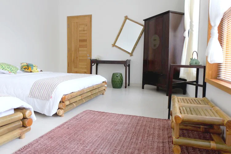 PHÒNG BAMBOO - TẦNG TRỆT 02 Giường đôi 1m6 | Bồn tắm gỗ Loa nghe nhạc | Bao gồm ăn sáng VND 2,600,000/đêm