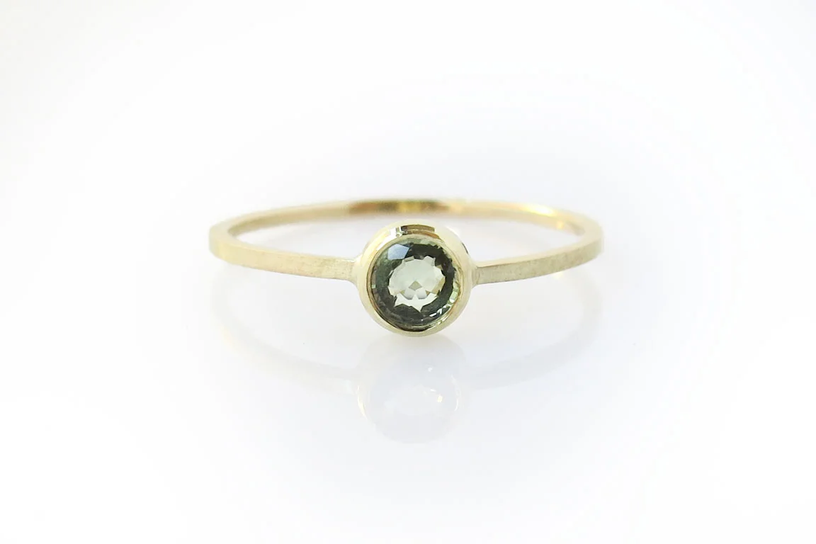 Simple Line | Not Perfect Fit engagement ring