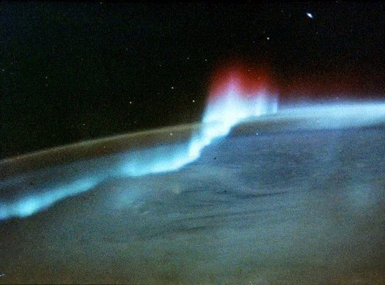 Aurora_Space.jpg