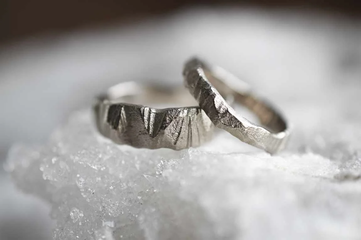 rock-rings-wedding-trouwringen-elementen-edelsmid-structuur-denhaag