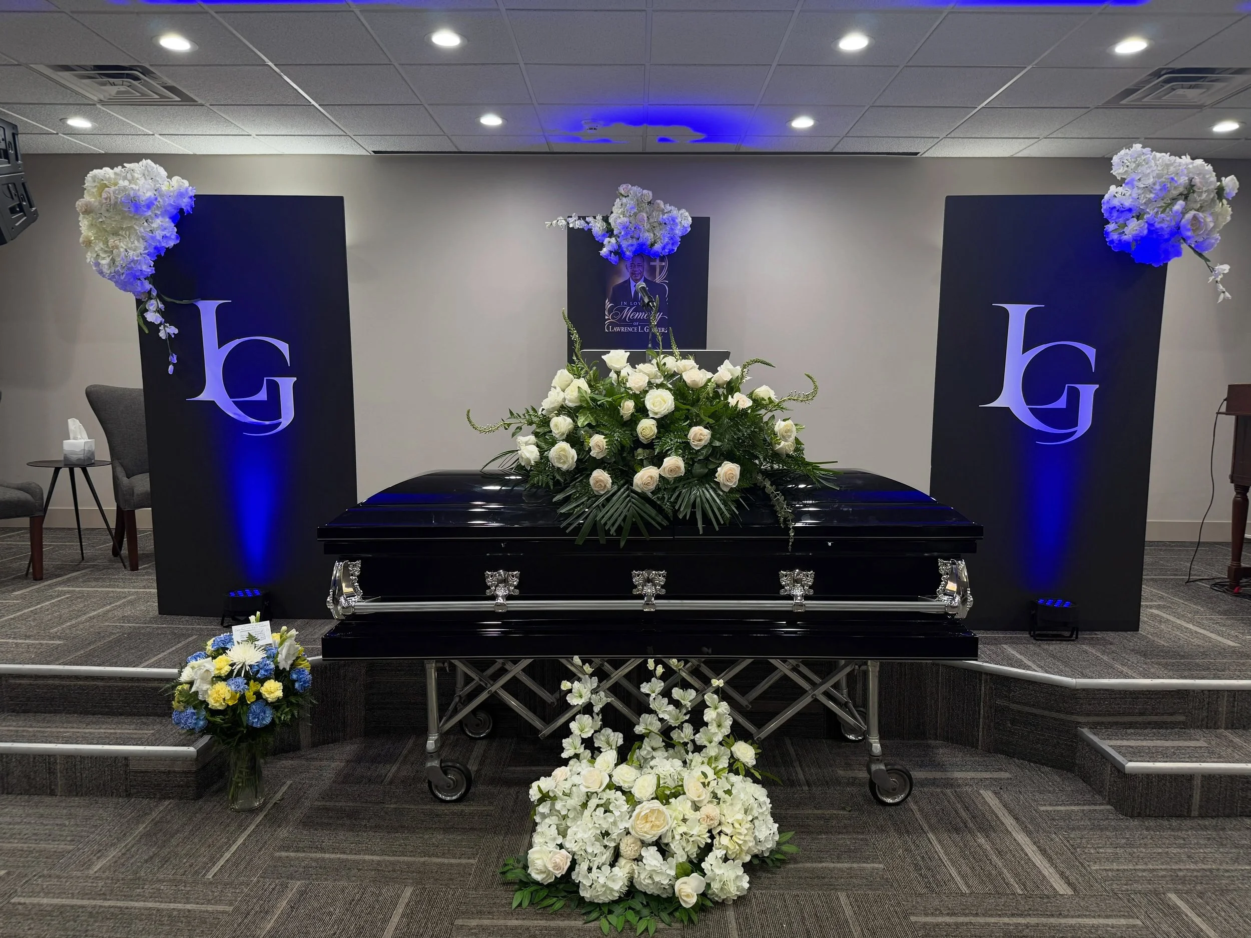 This one was personal. I had the honor of celebrating my father by designing his homegoing celebration. In the midst of grieving love shined through. There were moments where we needed a break but it all came together. We hope you are proud dad ❤️ #f