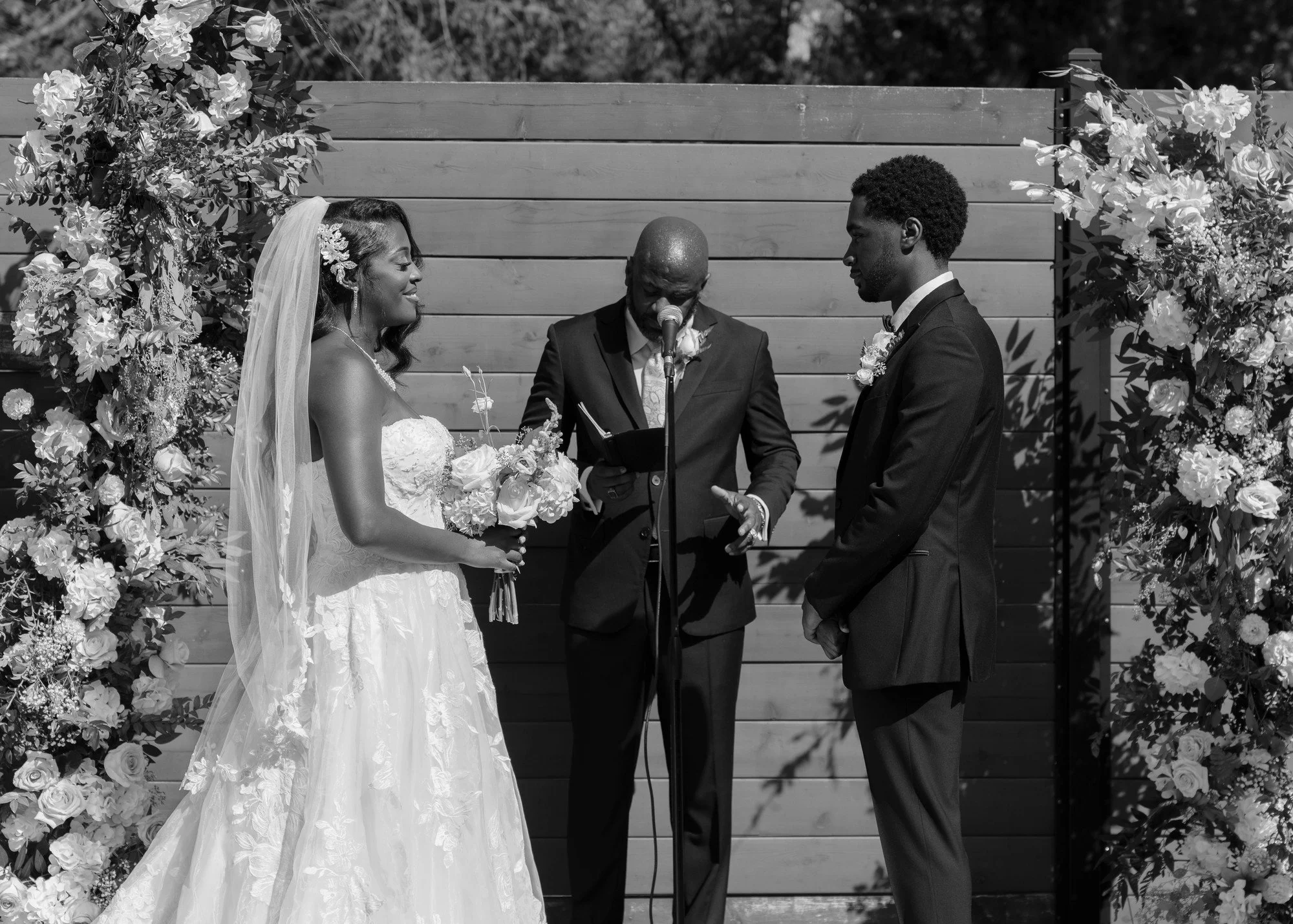 Phonando Studios Chicago Wedding Photographer_A744947 _.jpg