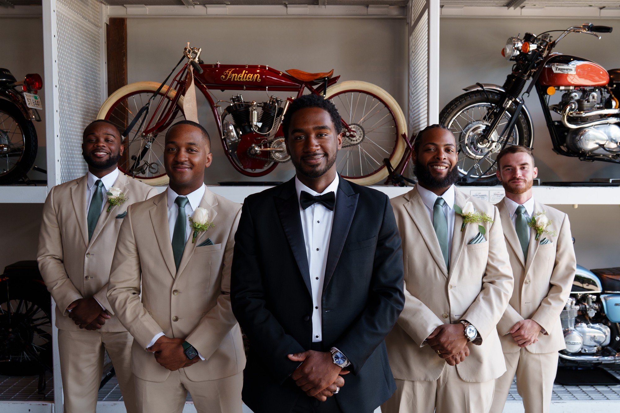 Phonando Studios Chicago Wedding Photographer_A744593 _.jpg