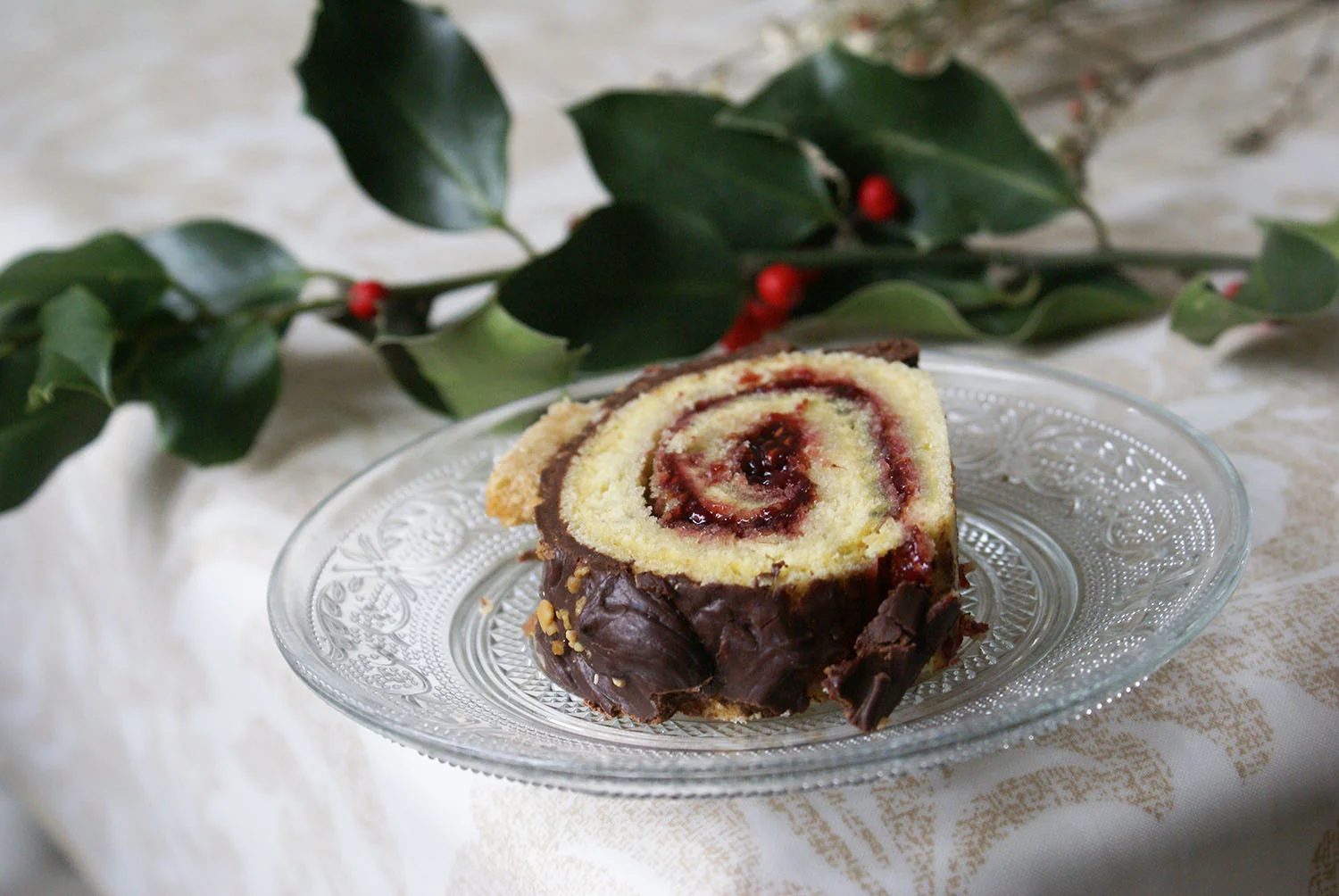 Buche Roulee A La Confiture De Framboises Sans Gluten Sans Lactose Mademoiselle Senza Glutine