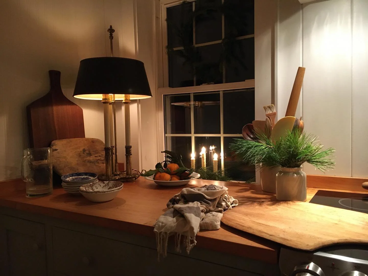 Christmas window lights are the Maritime holiday tradition that charmed me the most. Sharing about their history, the meaning, why I love them and how I use them at home - new on substack 👆 🕯 /  #CRIDathome #becominghome #holidaystyle #festiveseaso