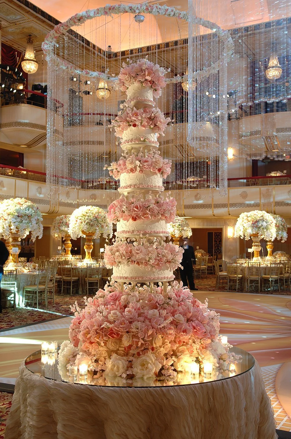 Now you are going to tell me a wedding cake is like interior design? The incomparable cakes by Sylvia Weinstock 