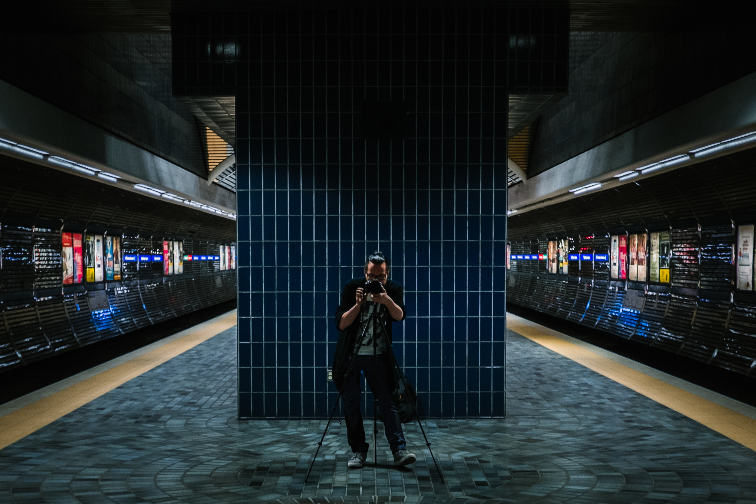 Kalan ( @ freyrtography ) setting up the group shot just before ETS inspectors came around the corner / Fuji x100s
