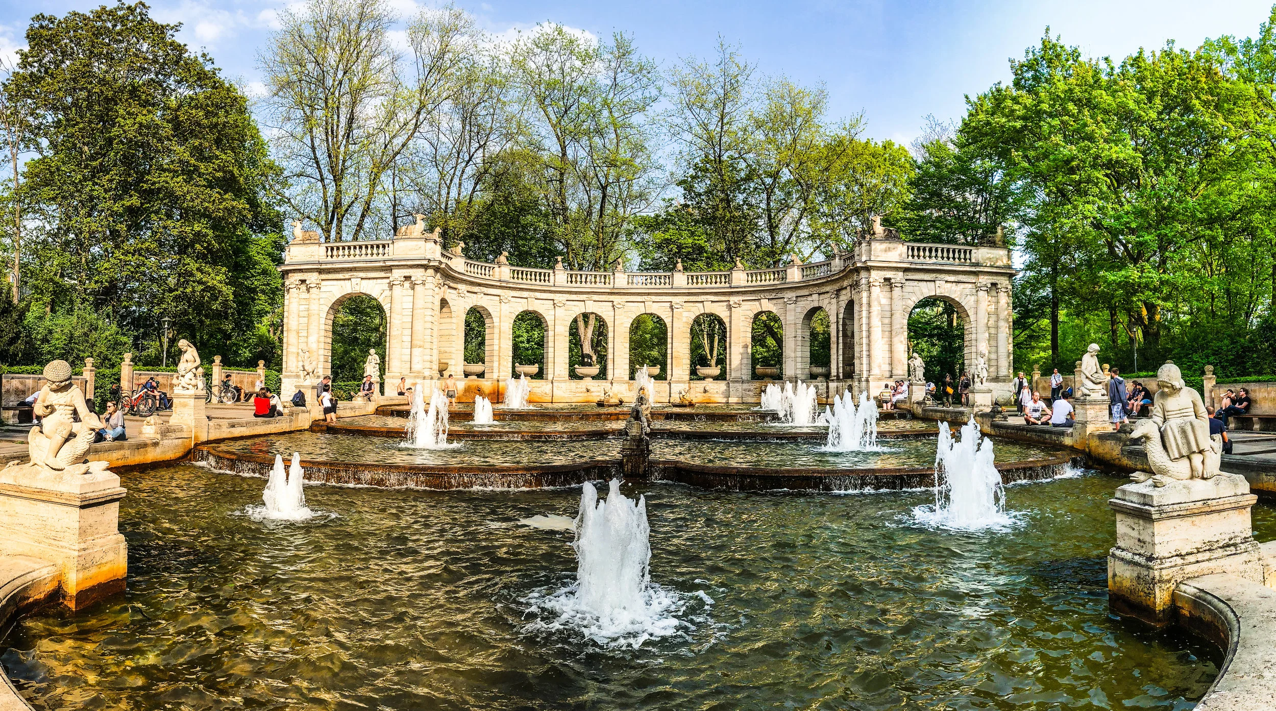Volkspark fountain.