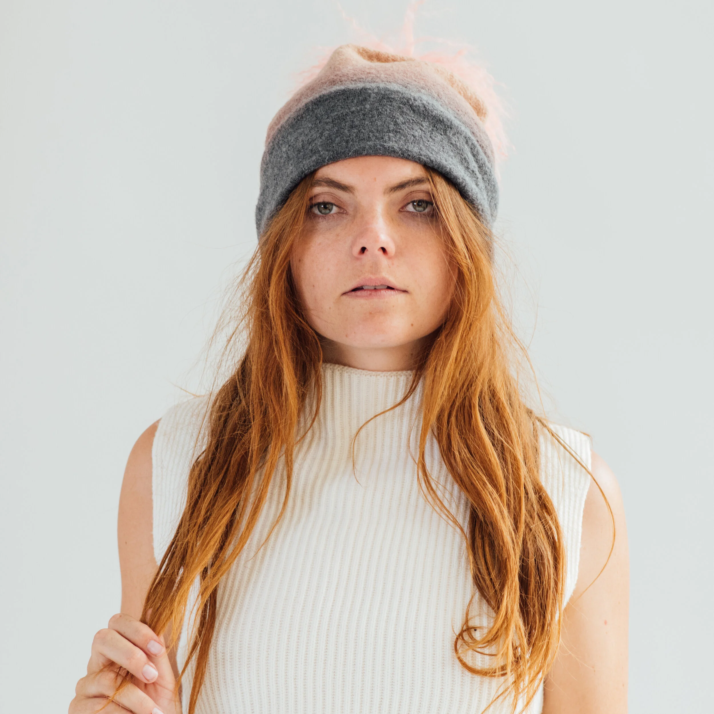 Arae_PinkGreyBeanie-9.jpg