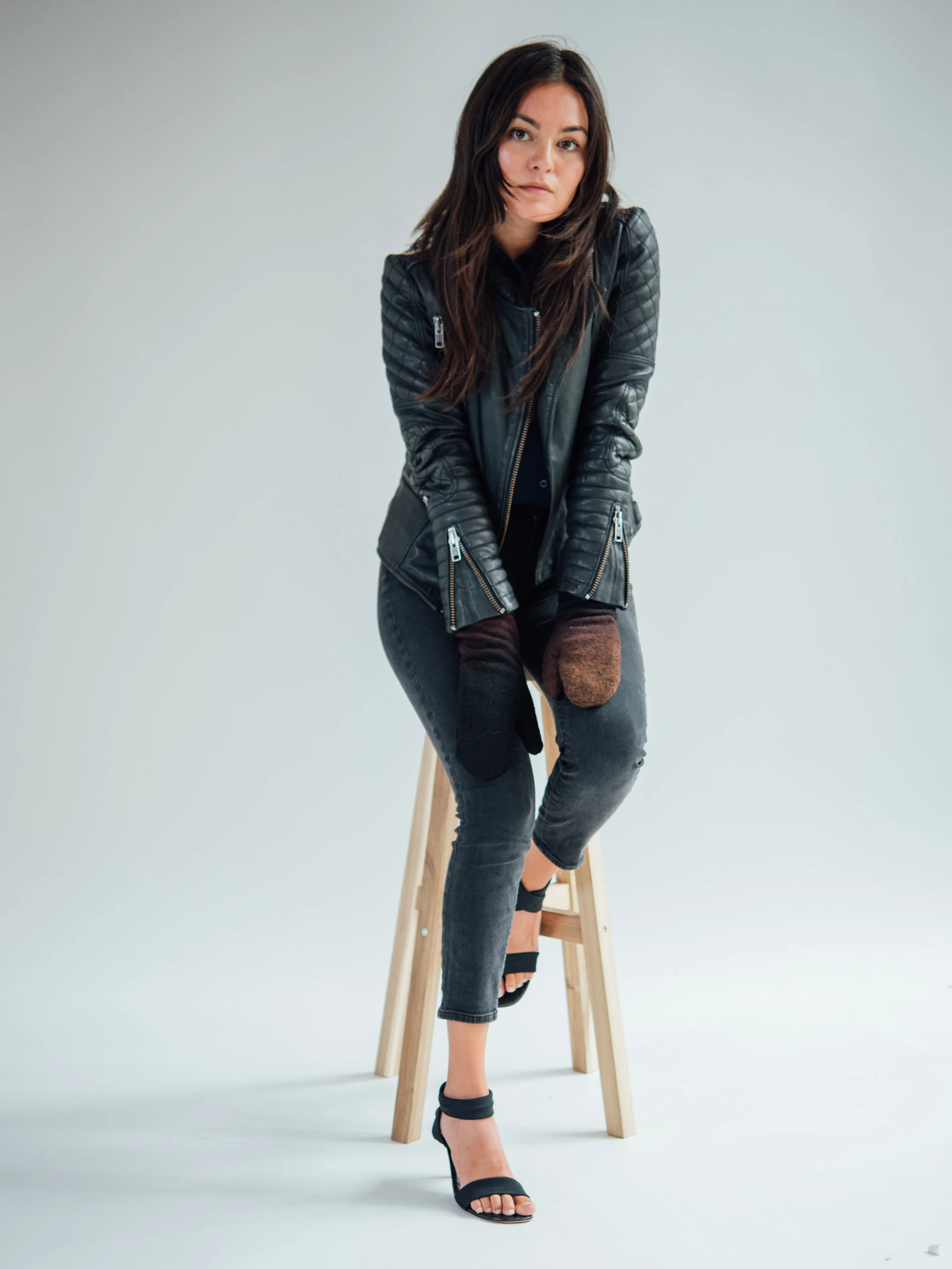Arae_BrownBlackFullMittens-12.jpg