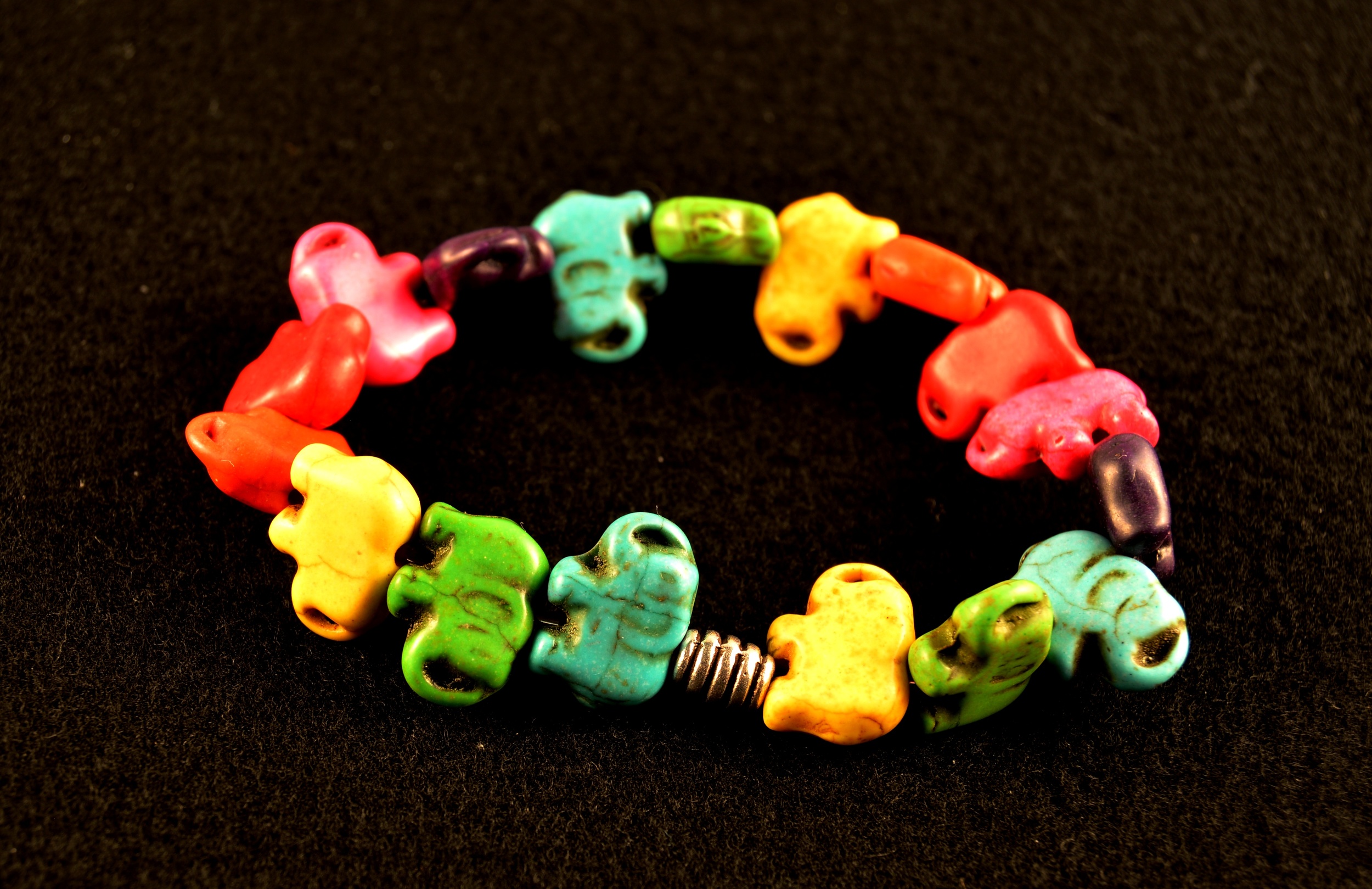 Bracelet Elephant Magnesite- Rainbow.jpg