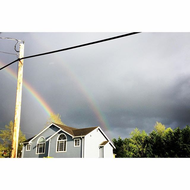 So here's my question. If it's a double rainbow does that mean there are two pots of gold? #rainbow #pnw #pnwspring