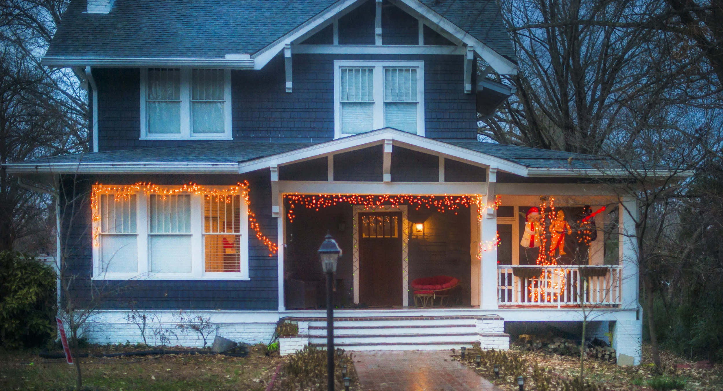 Durham_WattsHolidayHouseStarTrek_12232017.jpg