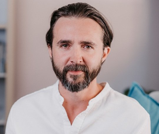 Simon is a Psychoanalytic Psychotherapist offering counselling and psychotherapy in Acton West London