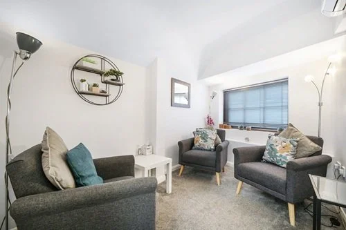 Our Chiswick High Road Counselling and Psychotherapy Practice is located at the "Rooms for Therapists" building in Belmont Road W4