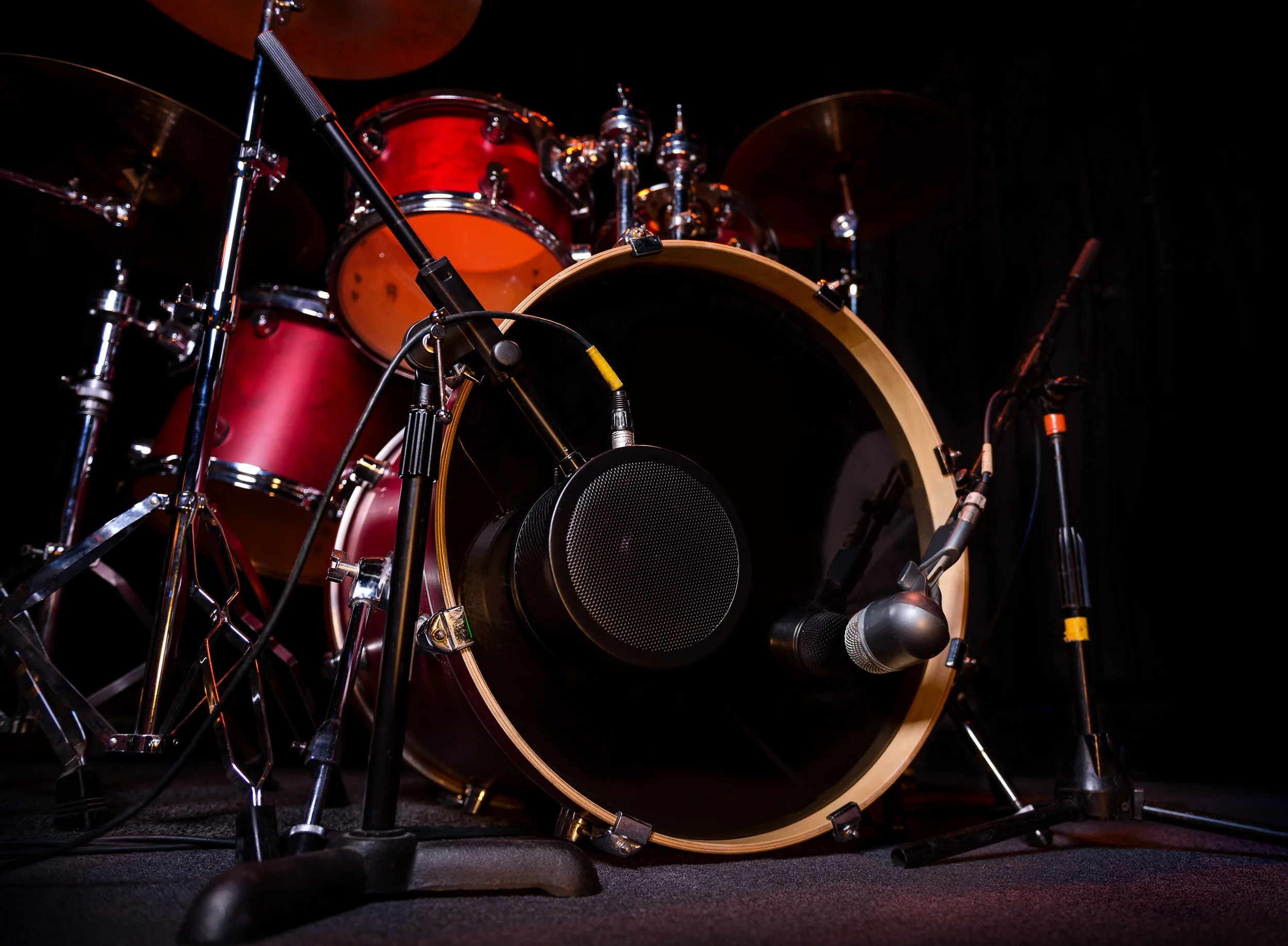 The LoFReQ blends in seamlessly with your resonant head... pick black or white, or stand out with the Trooper!