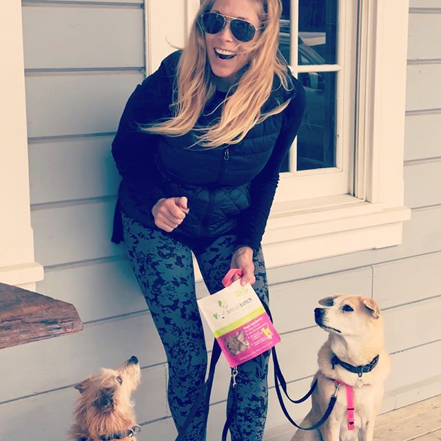 Went in for poop 💩 bags &amp; came out w/our FAV k9 treat!!! Thank you @smallbatchpets #yourtreatsrock #sogladtofindyouinmendocino #wagstosmallbatchpets