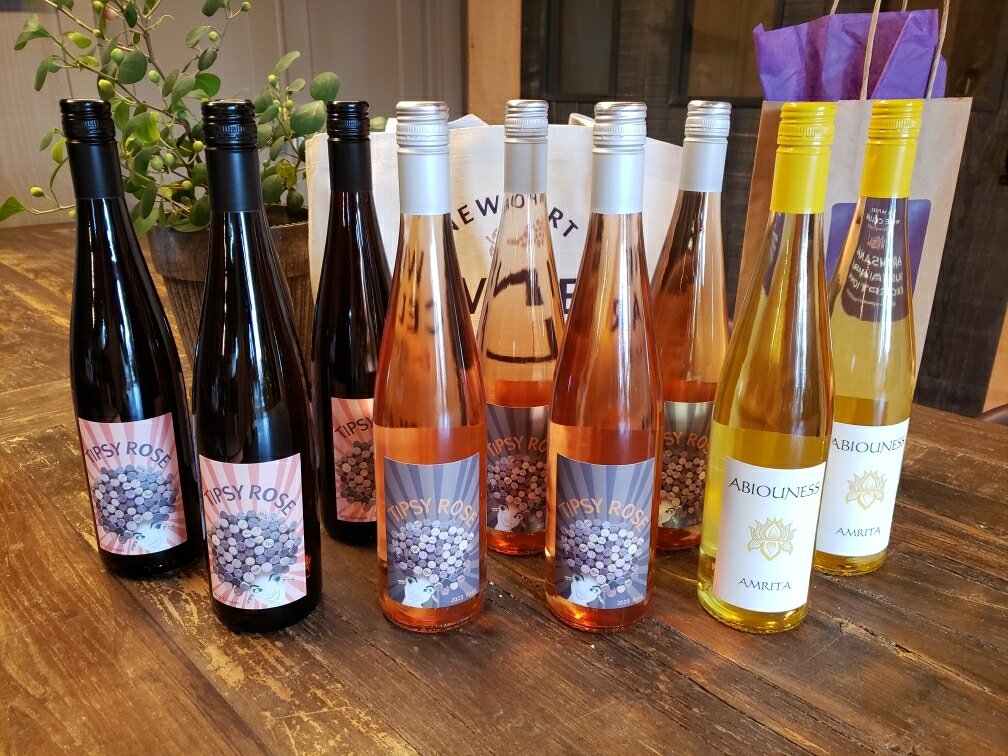 Taste Tipsy Rose &amp; Abiouness Amrita Friday April 19th 4-6pm.

Free, no rsvp required.

Maria will be there via Zoom from California to share a harvest report!
@abiouness_wines @tipsyrosewines @mosaicdistrib @pascalschildtselections 

 #eatdrinkth