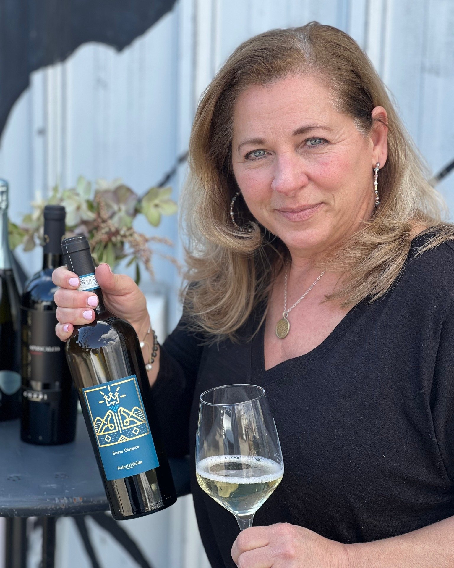 Enjoy Italian Wines with Natalie Volpi Saturday April 20th 4-6pm at NWCG!!

Cheers!

 #eatdrinkthink #eatdrinkthinknpt #newportwineandcheese #newportri #newportrhodeisland #organicwine #artisanalfoods #slowfoodandwine #jointheparty #holidaygiftideas 