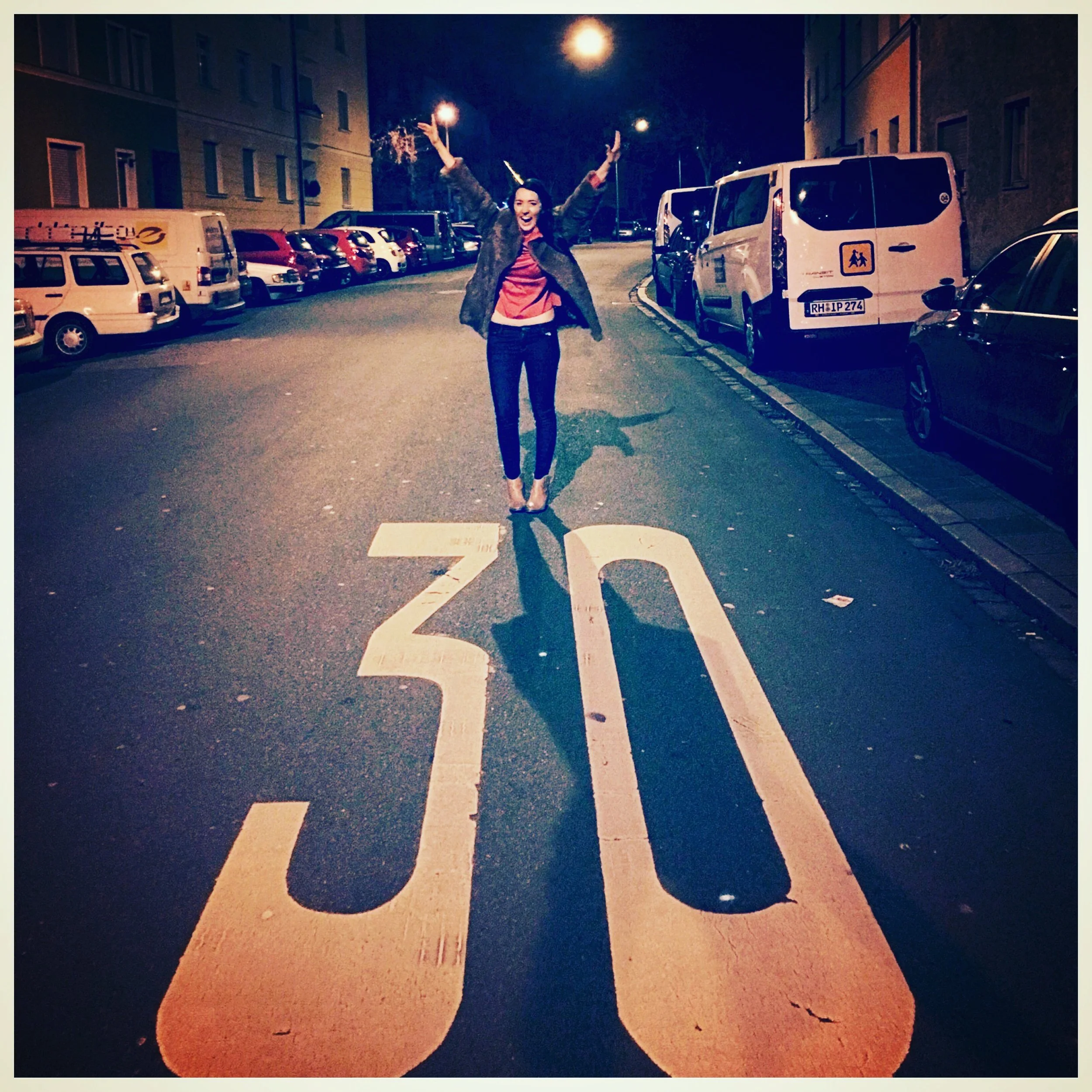 LIZ TURNED 30: WE'RE ALL PRETTY PROUD OF HER FOR MAKING IT THIS FAR WITHOUT TO MANY SCRAPED KNEES