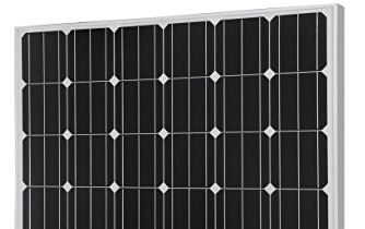 典型的单晶太阳能电池板，黑色电池之间有明显的钻石beplay全站App图案