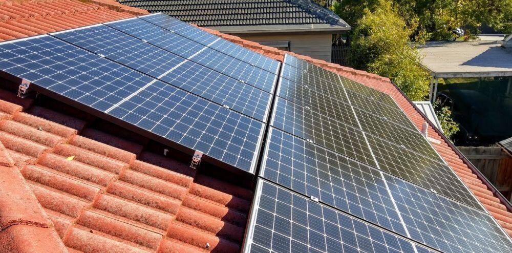 阵列屋顶太阳能电池板