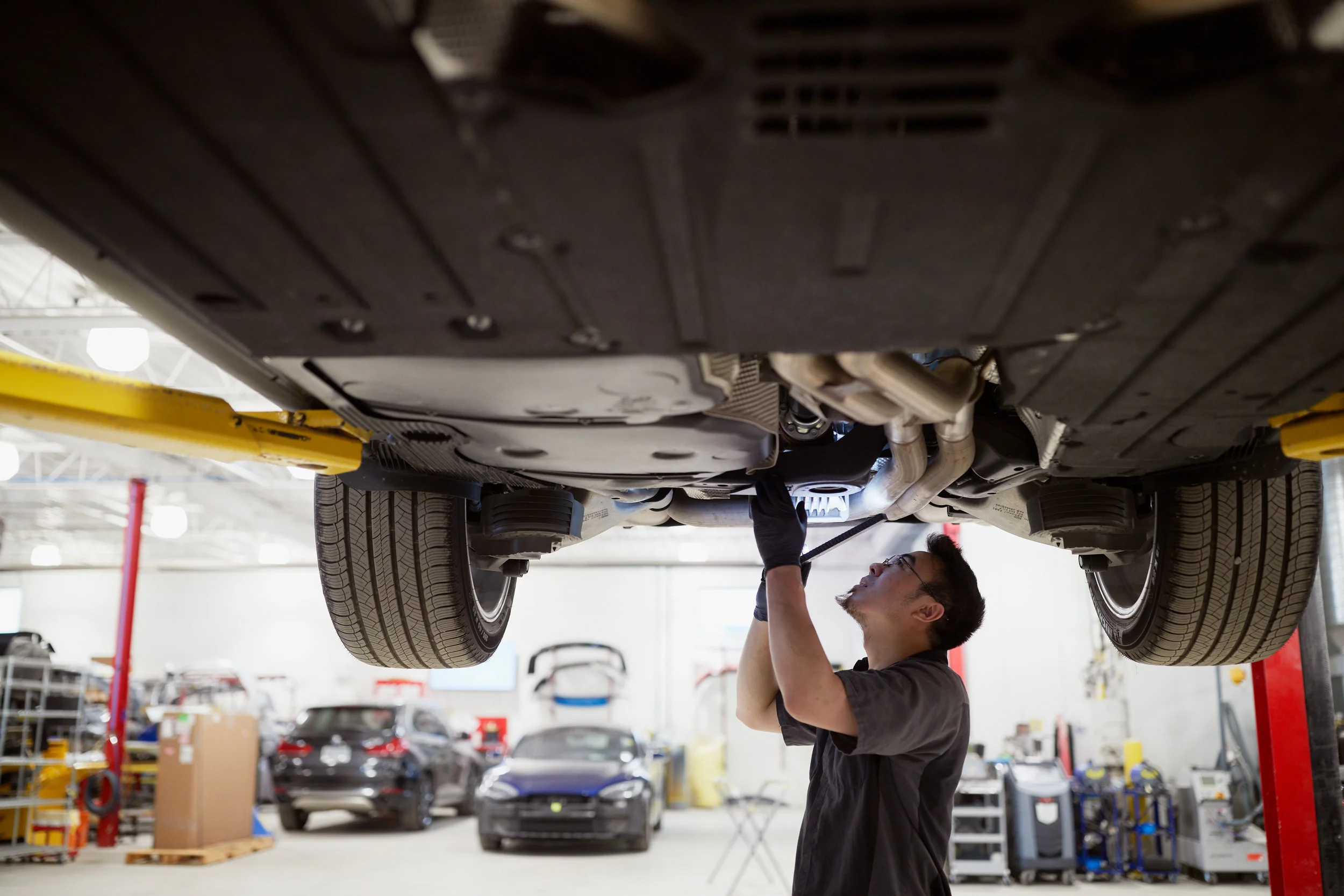 EAC_hoist-technician.jpg