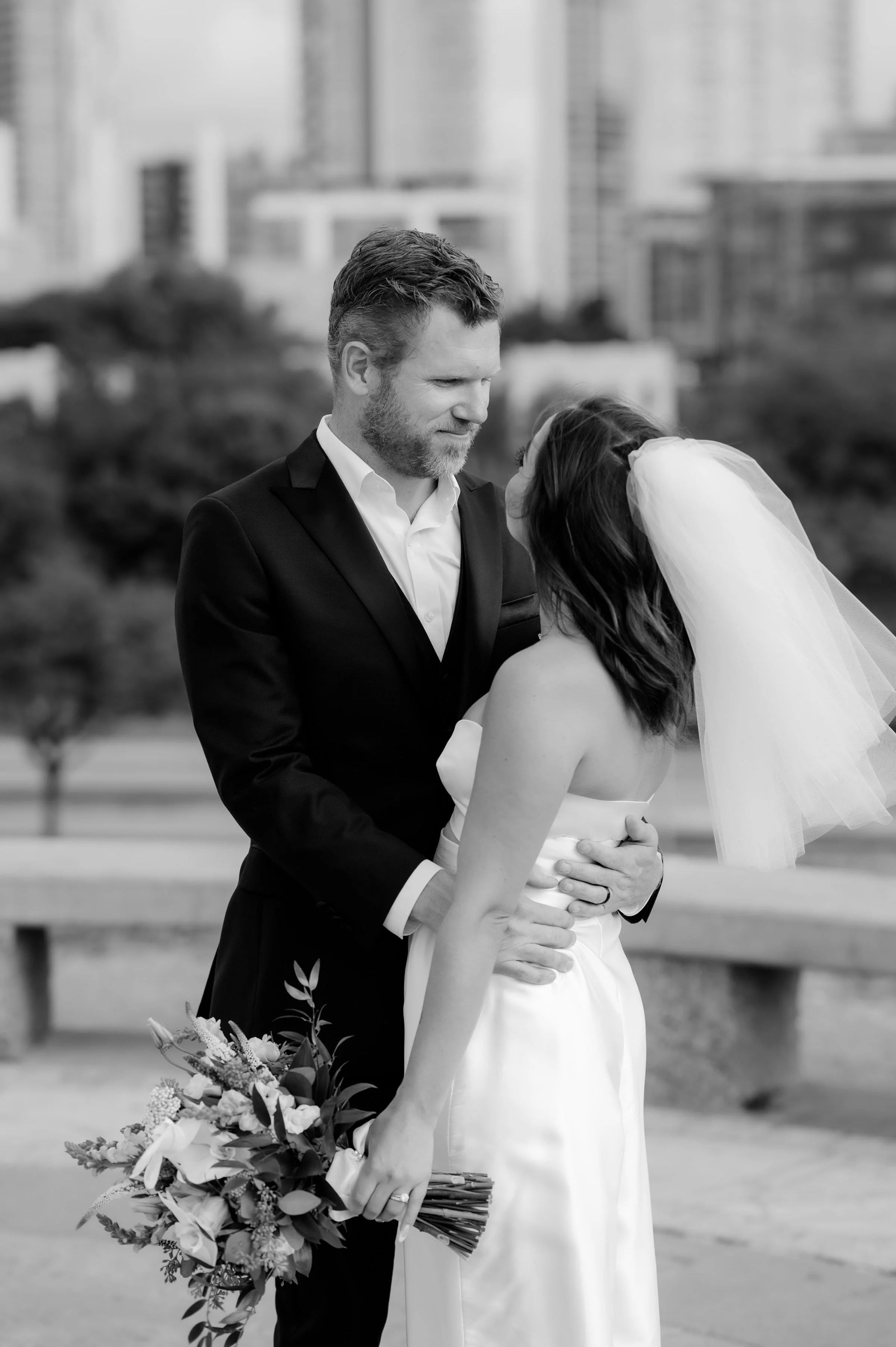 21 - downtown-austin-elopement-photographer_0072.jpg