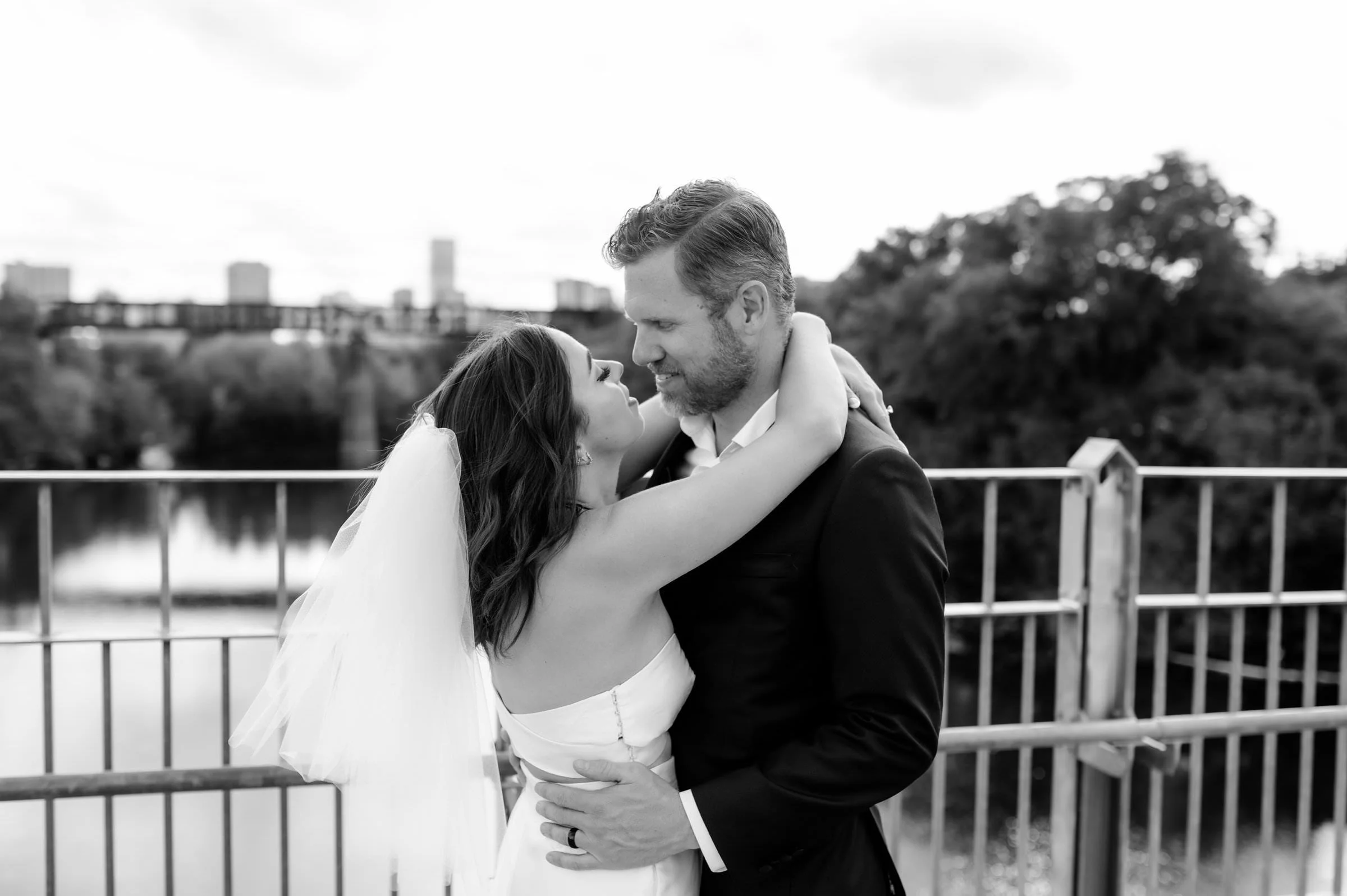33 - downtown-austin-elopement-photographer_0084.jpg