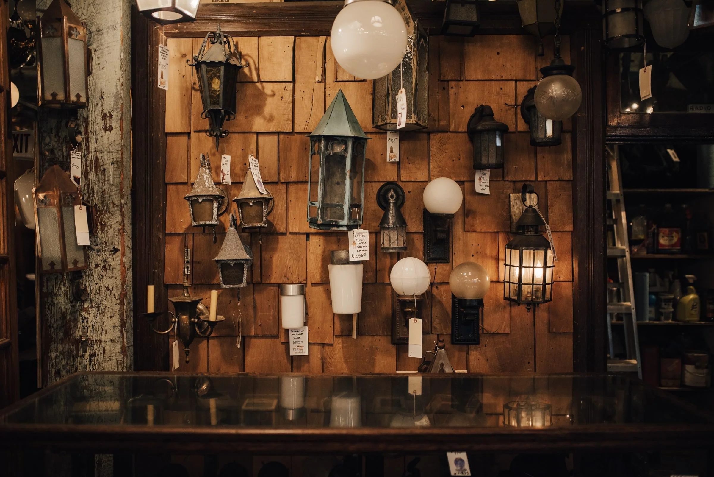 14 - best-elopement-austin-minneapolis-northeast-adventurous-wedding-warehouse-modern-loft-moroccan_0512.jpg